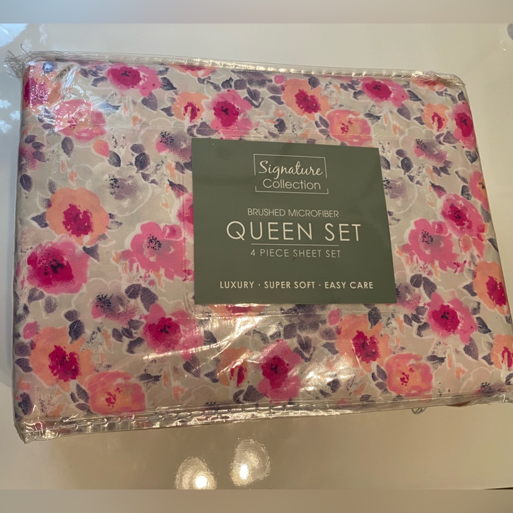 Signature Collection Queen Sheet Set NEW